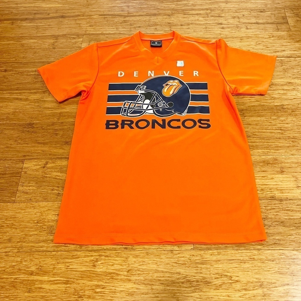 New! Denver Broncos NFL + Rolling Stones collectors' v-neck shirt